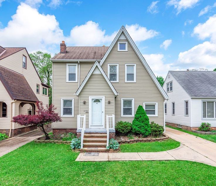 Hump Day Hideaways: Places You Can Still Buy&nbsp;Cheap