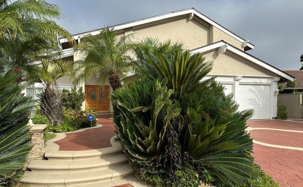 Beat the Heat: Buying a Home With a&nbsp;Pool