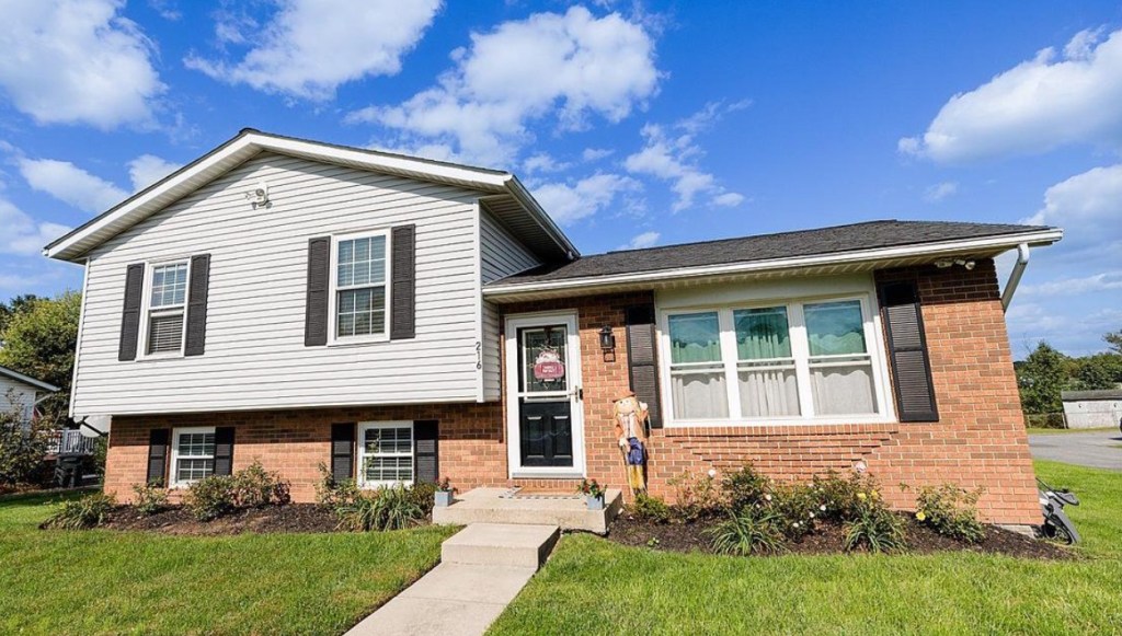 Touting Tours of Median Priced&nbsp;Homes