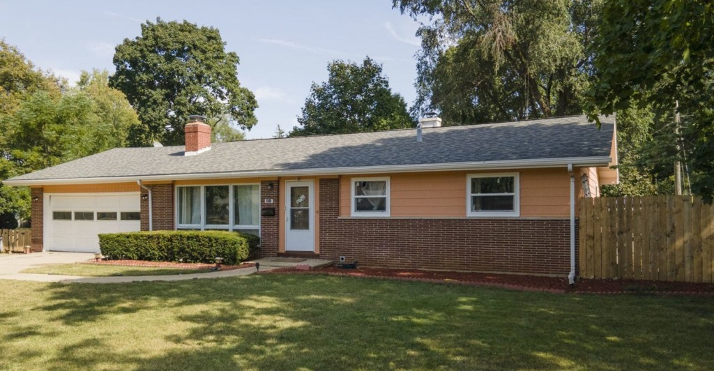 Touting Tours of Median Priced&nbsp;Homes