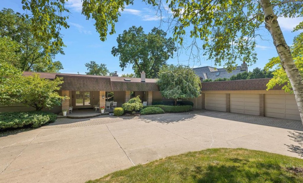 Touting Tours of Median Priced&nbsp;Homes