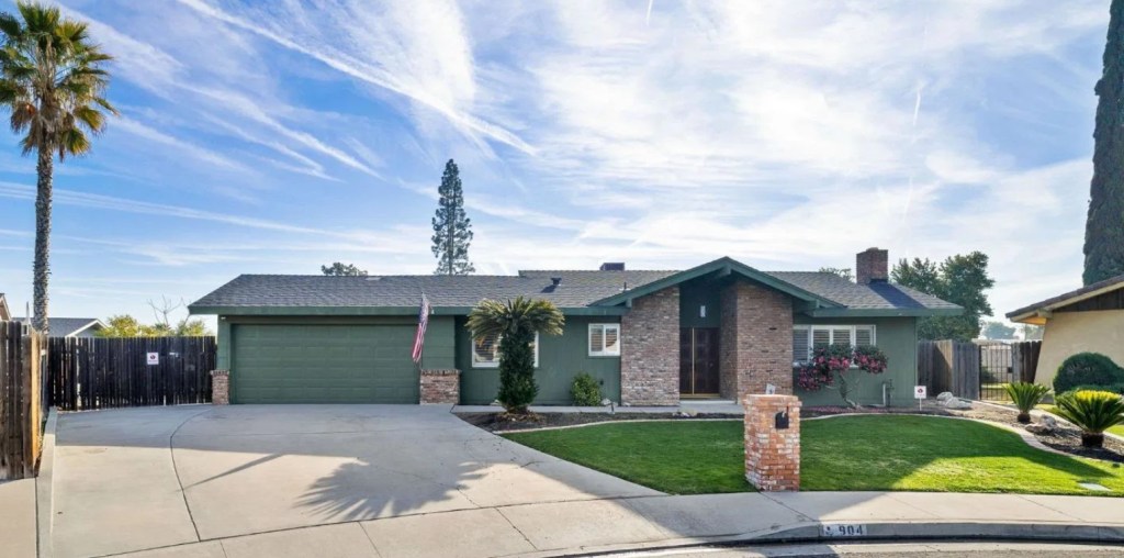 Touting Tours of Median Priced&nbsp;Homes