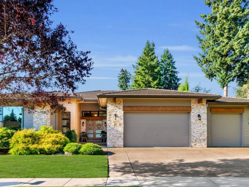 East Coast Skyline vs. Pacific Northwest Serenity: Luxury Living in Jersey City and Vancouver,&nbsp;WA